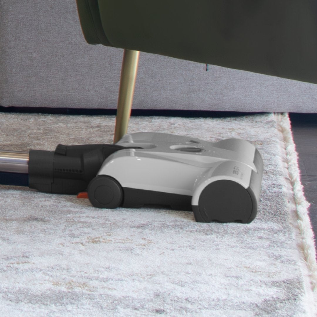 Flat-to-the-floor profile for SEBO ET power heads