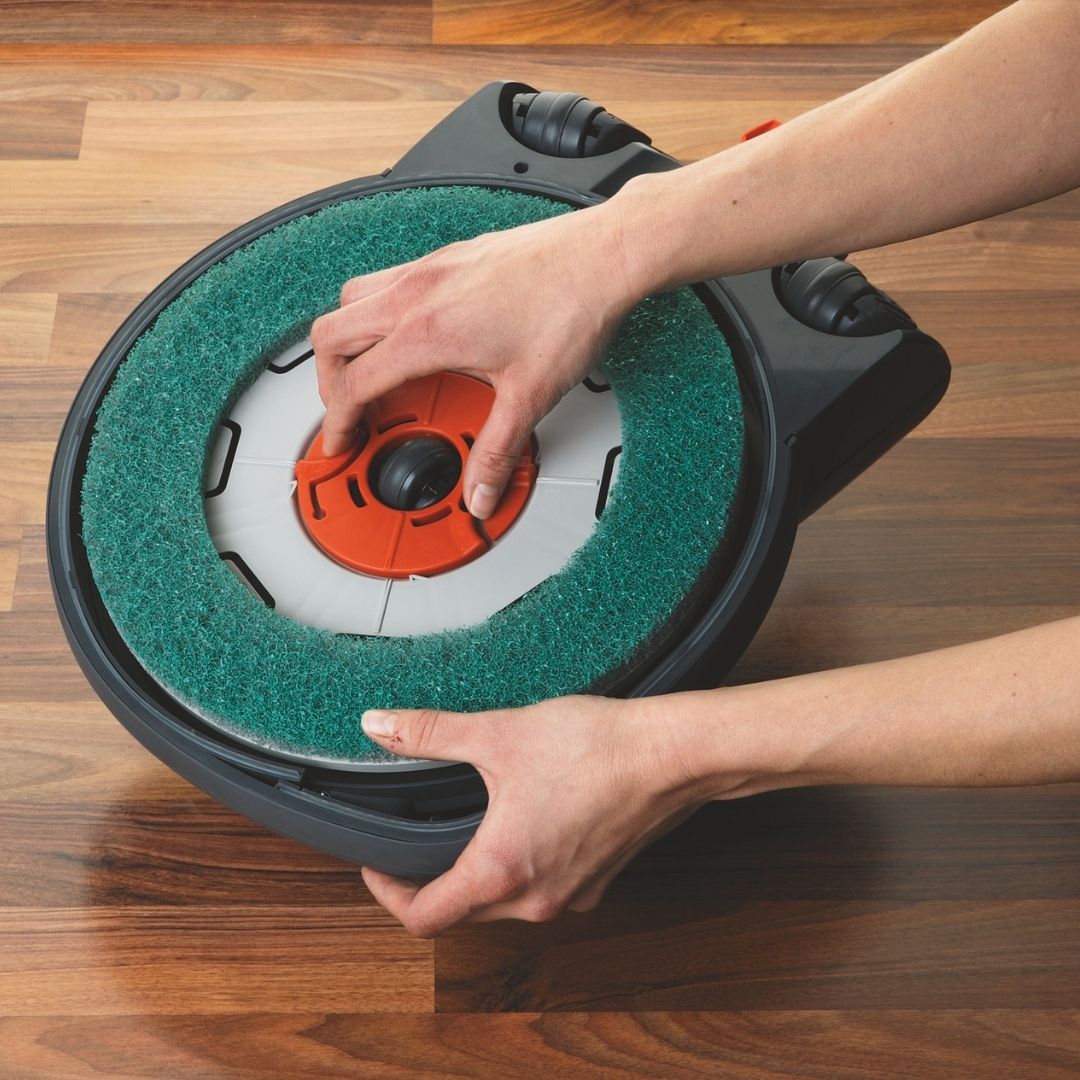 SEBO Disco easy pad change